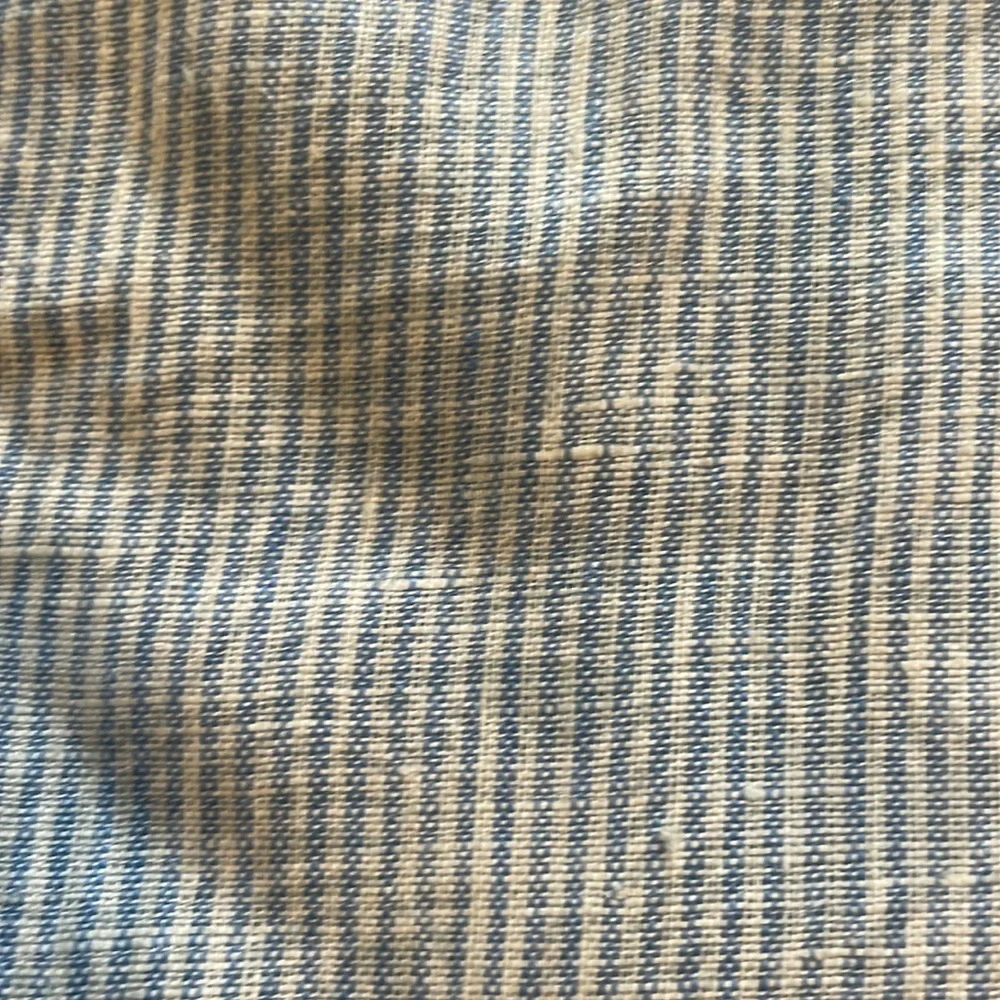 Peter Millar linen shirt, medium, blue & white stripe with subtle leaf print - Picture 4 of 8